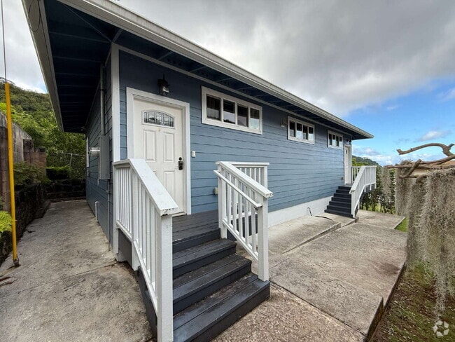 Building Photo - Charming 1-Bedroom, 2-Bathroom Cottage in ... Unit A Rental