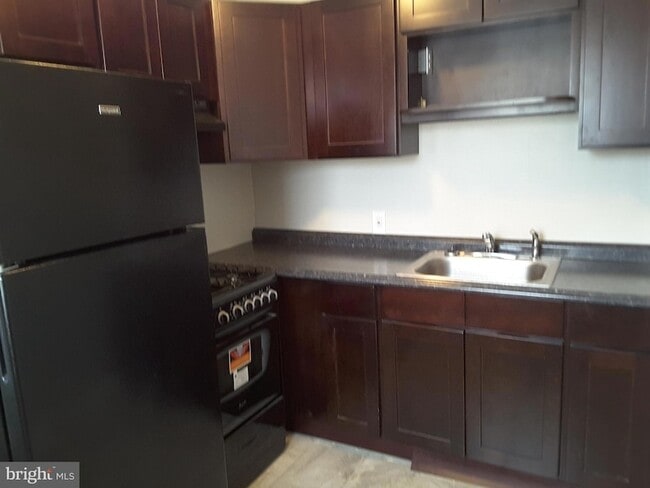 Photo - 1226 Hellerman St