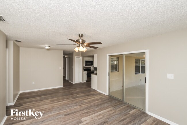 Photo - 2027 Beekman St NE