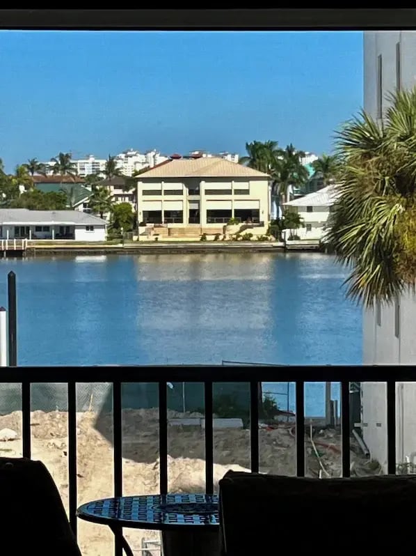 Building Photo - 260 Southbay Dr