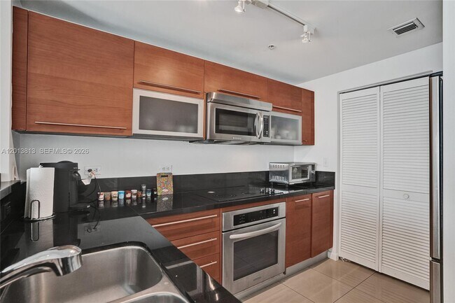 Photo - 253 NE 2nd St Unit 3304