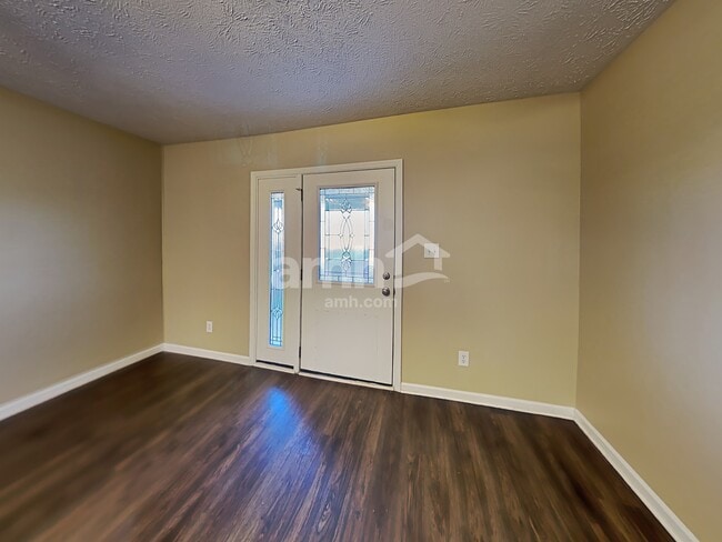 Photo - 2521 Monarchy Ln