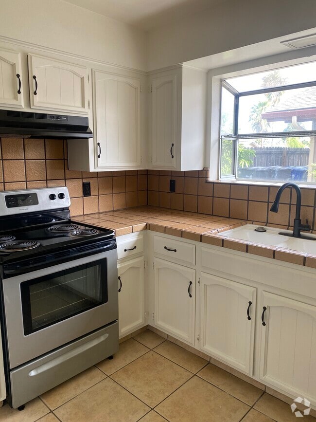 Building Photo - 3136 W Austin Way Unit 102 Rental