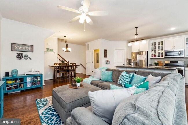 Photo - 24525 Glenville Grv Ter