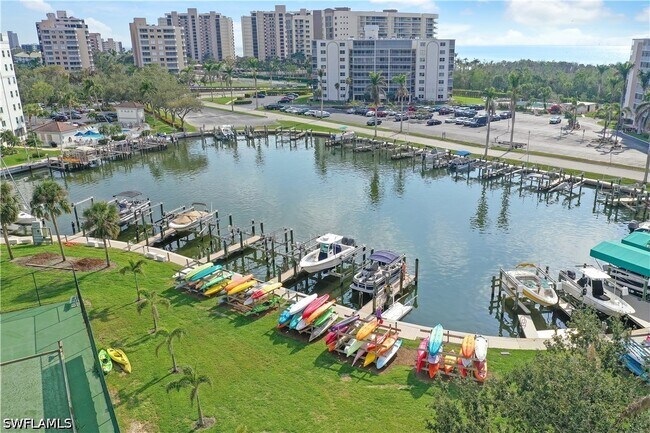 25 Bluebill Ave Unidad A201