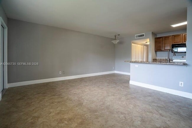 Photo - 1606 Meadows Cir W Unit 1606