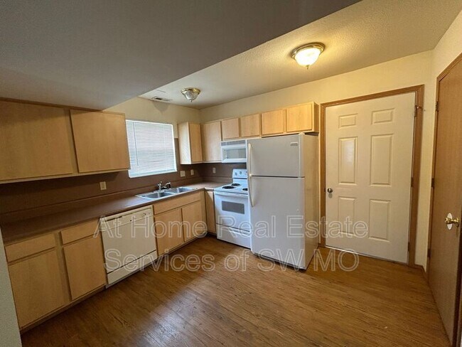 Photo - 1408 W Frosty