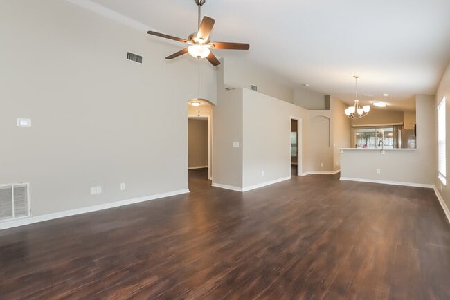 Photo - 748 Cape Cod Cir
