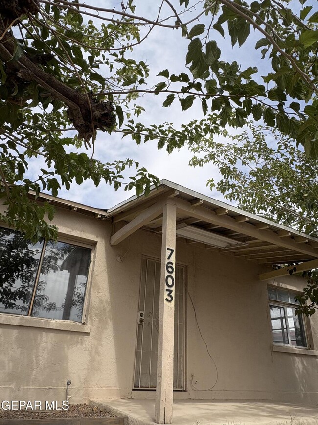 Building Photo - 7603 Hermosillo Dr Rental