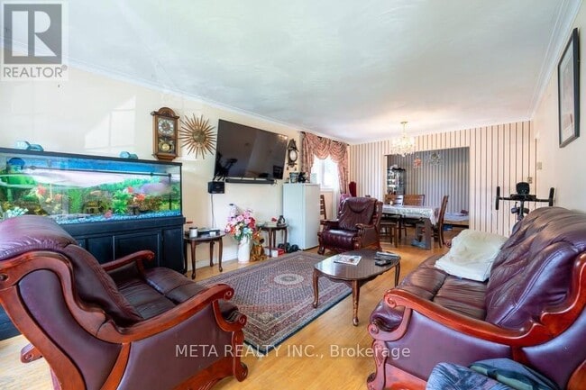 Photo - 79 Chestermere Blvd