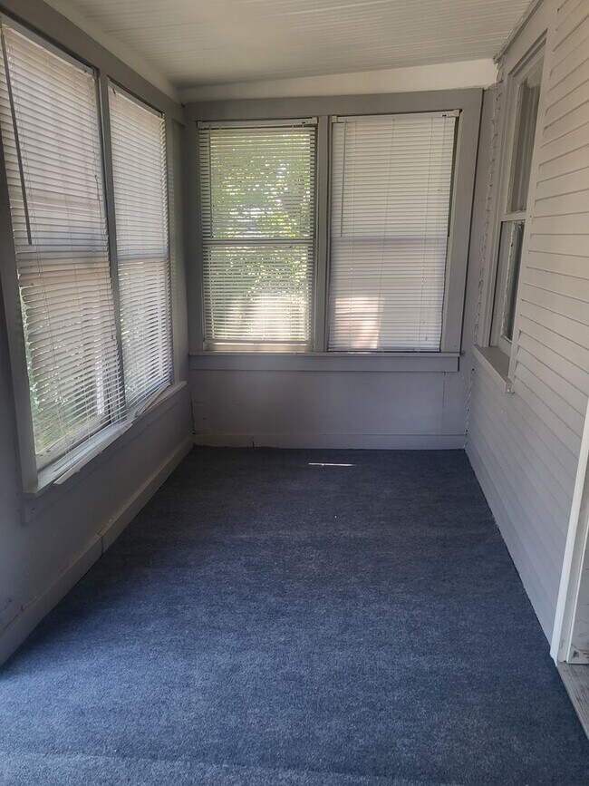 Photo - 2529 Jarman St