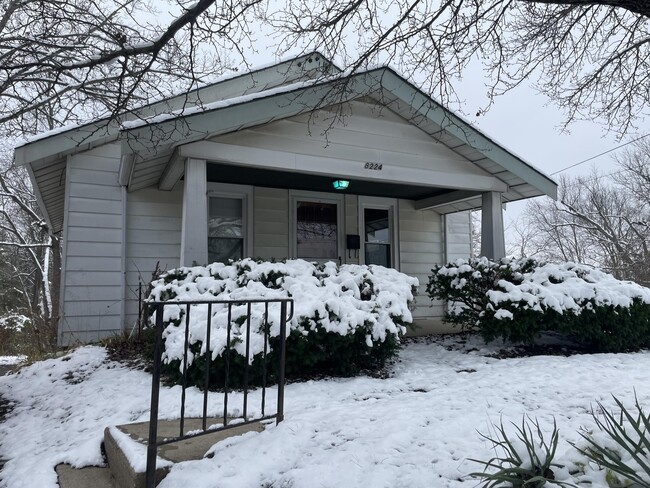 Building Photo - 8224 W Main St