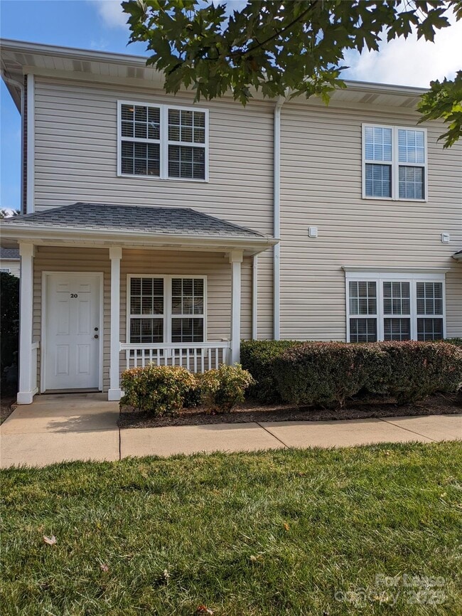 Photo - 917 Shearer St