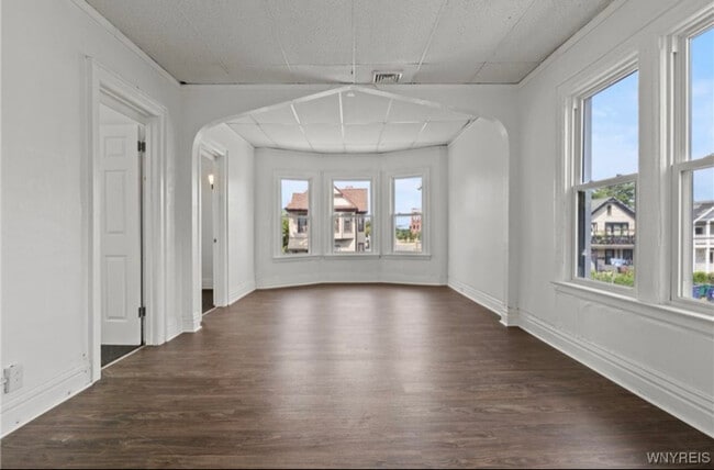 877 Prospect Ave