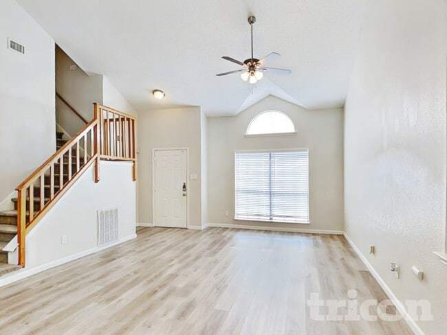 4137 Stinwick Ln