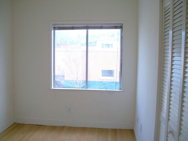 Photo - A Bright Sunny 1 bedroom, with Hardwood Floors Unit 55