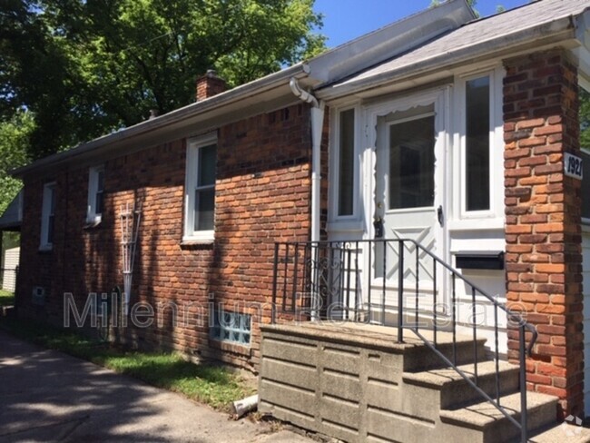 Building Photo - 1921 Almont St Rental