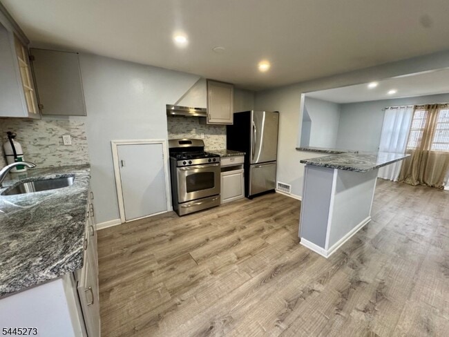 347 E 29th St Unit 2