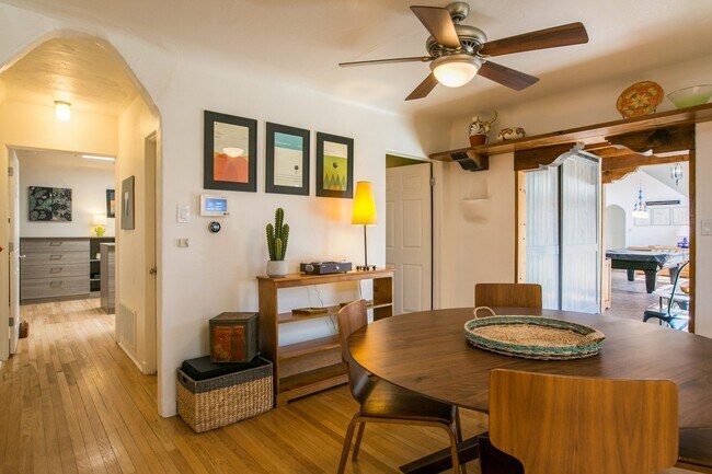 Photo - 610 Carlisle Blvd SE