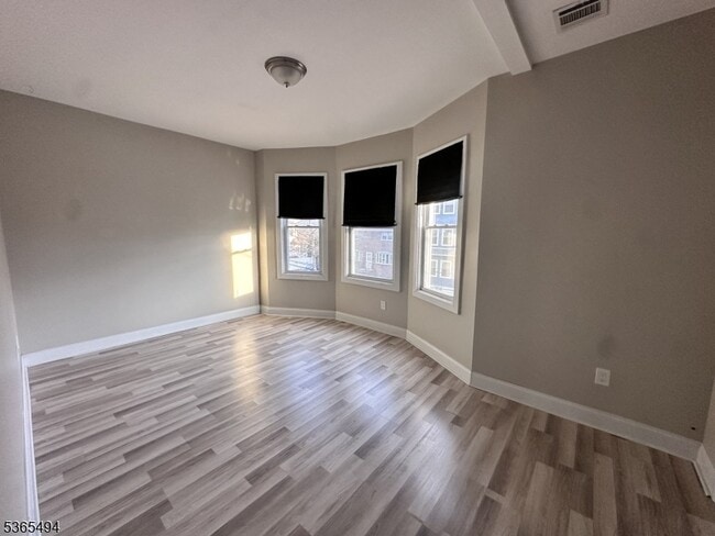 Building Photo - 17 John St Unit 17 Rental