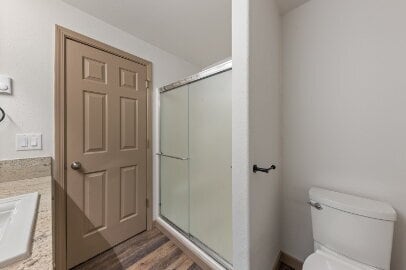 Building Photo - Spacious and Updated Pet Friendly Home