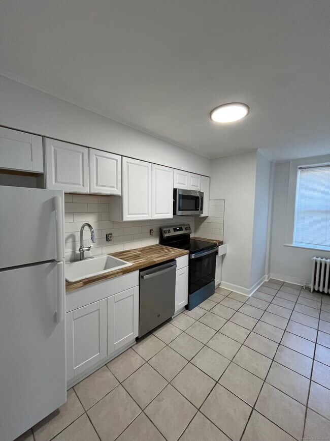 Photo - 82 Forest St Unit APT A2