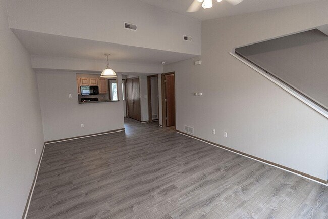 Photo - 2117 N Ballenger Ln