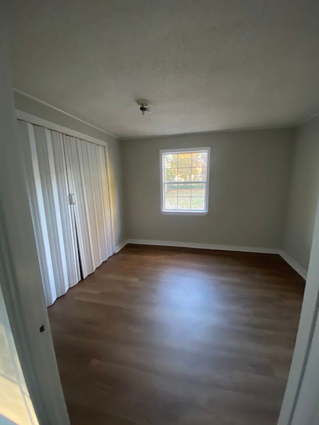 Building Photo - 4bdrm 1bath Home in Millington