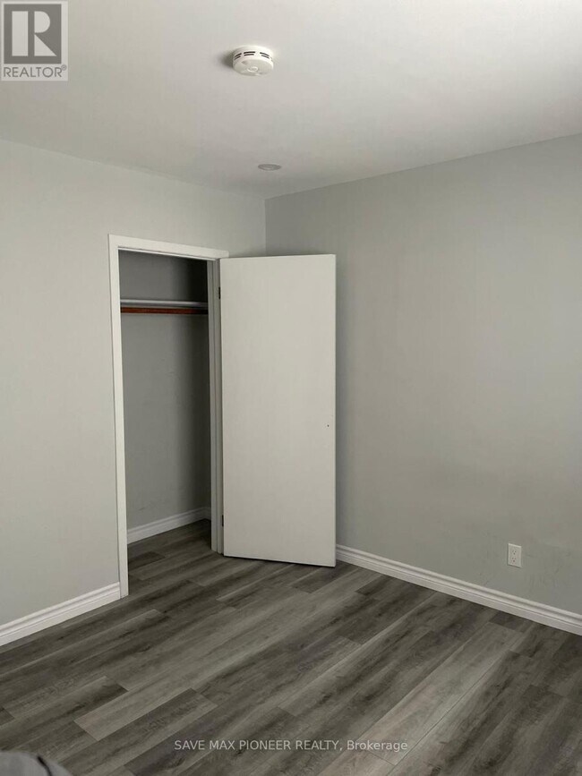 Photo - 136 Appel St