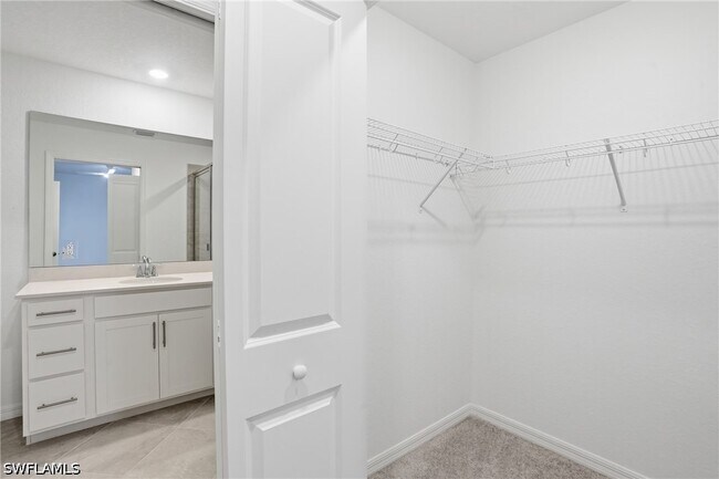 Building Photo - 15405 Grn Acrs Ave Unit 2337