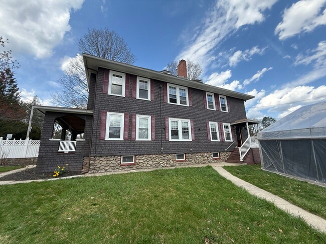 Building Photo - 612 Grove St Unit 2