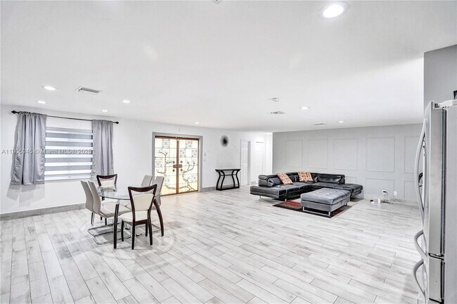 Photo - 17000 NW 18th Ave