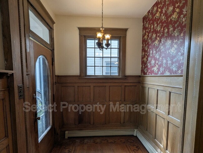 Photo - 1025 Crescent Ave