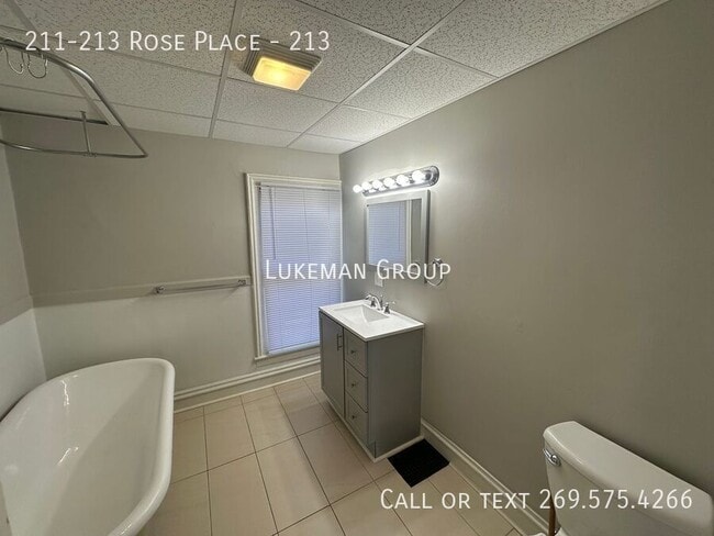 Photo - 211-213 Rose Place-213 Unit 213
