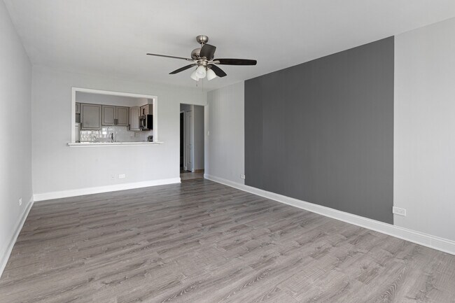 Photo - 6029 N Winthrop Ave