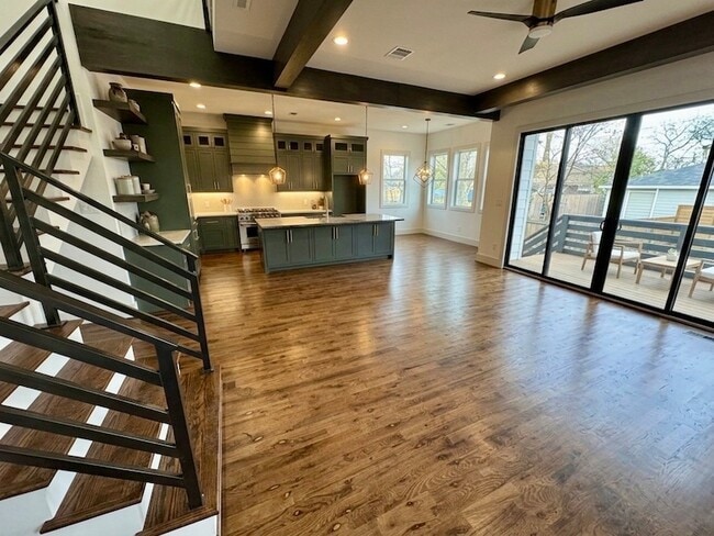 Photo - 505 E 40th St