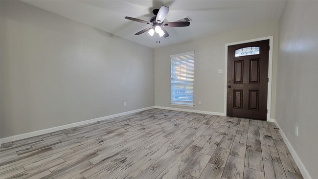 Photo - 3819 Heatherbrook Dr