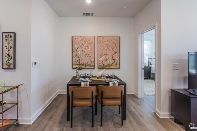 4BR, 4.5BA - 1,801SF - The Grove - Dining Room