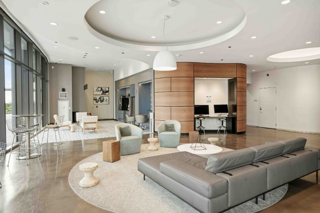 Photo - 998 S State St