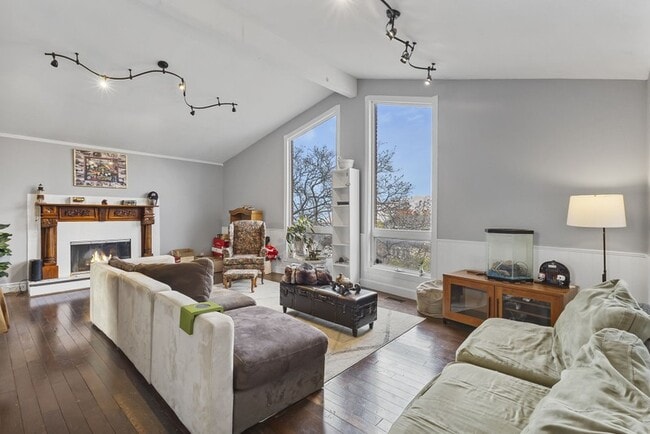 Photo - 752 Raygene Way