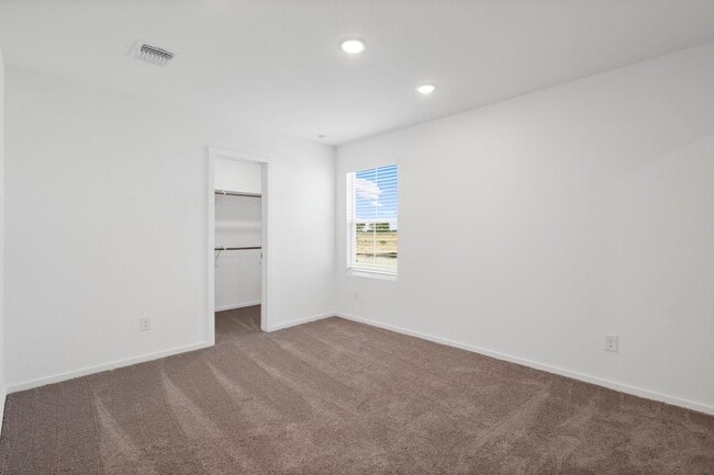 Photo - 30519 Bladnoch Ln