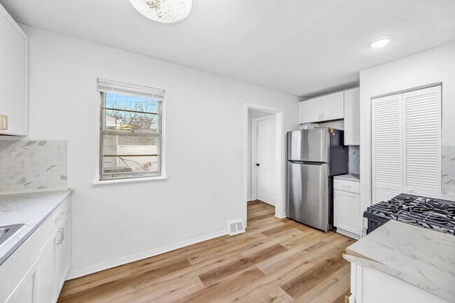 Photo - Stunning 5 Bed, 2 Bath Euclid Ohio!