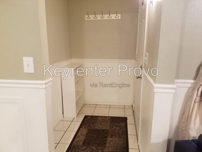 Photo - 1686 Hickory Ln