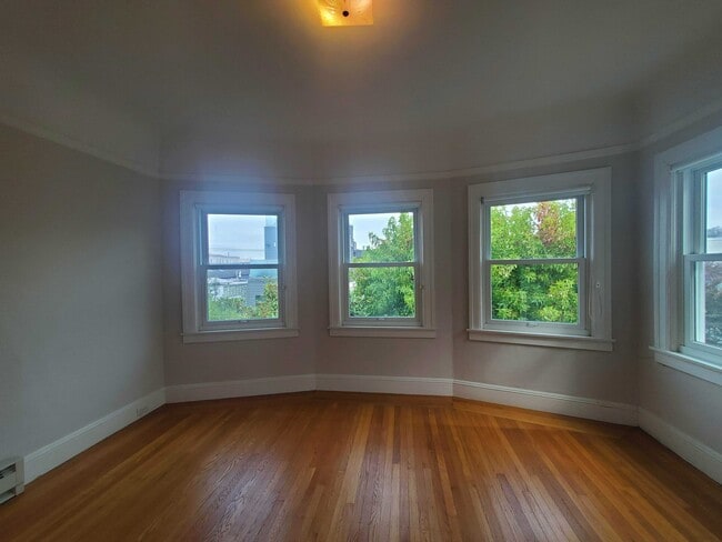 Photo - 3344 Scott St