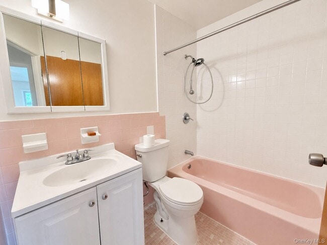Photo - 1958 Burke Ave Unidad FL 2