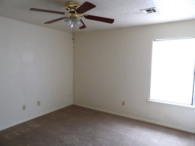 Photo - 6820 NW Willow Springs Dr