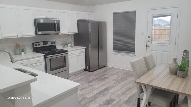 Photo - 1722 Coxwold Ct