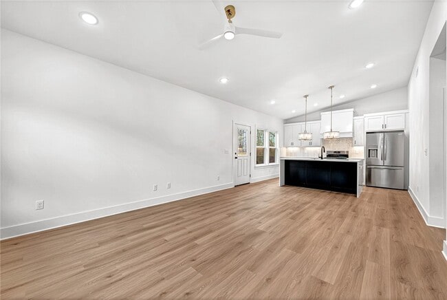 Photo - 22 Wigtown Ln