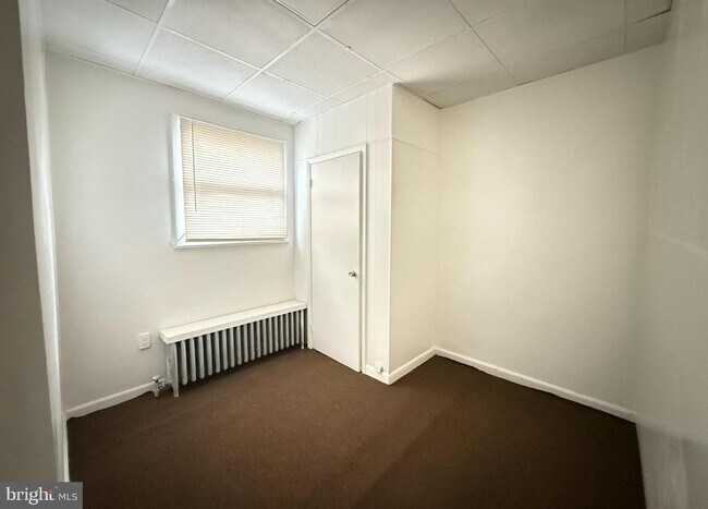 Photo - 2046 S Beechwood St