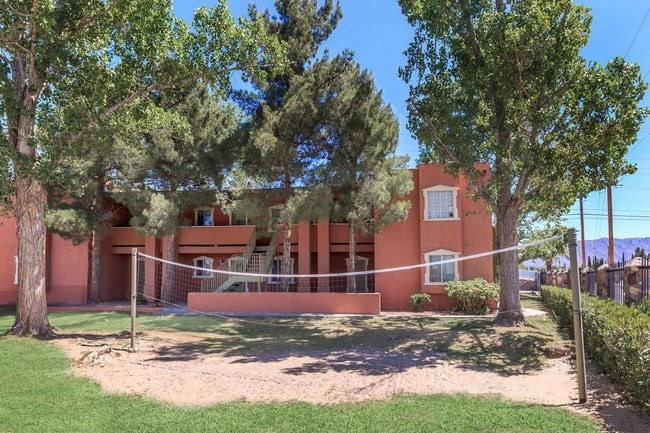 El Pavon Apartments